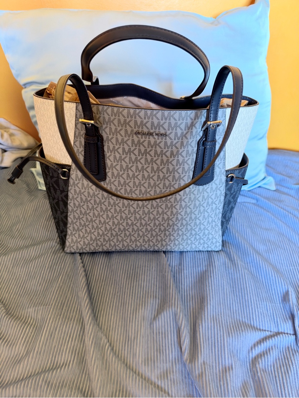 Michael kors voyager tote bag